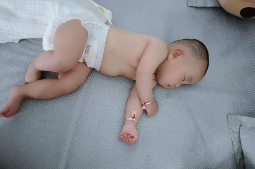 苏州几个月宝宝会抬头